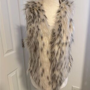 Me Jane, Faux Fur Vest (New)